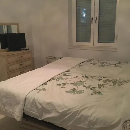 4 Bed Private Duplex In Small Exclusive Gated Community *