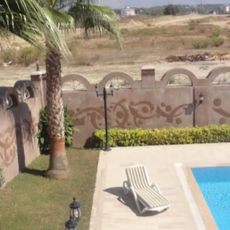 4 Bed Private Duplex In Small Exclusive Gated Community 公寓