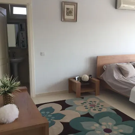 4 Bed Private Duplex In Small Exclusive Gated Community 公寓