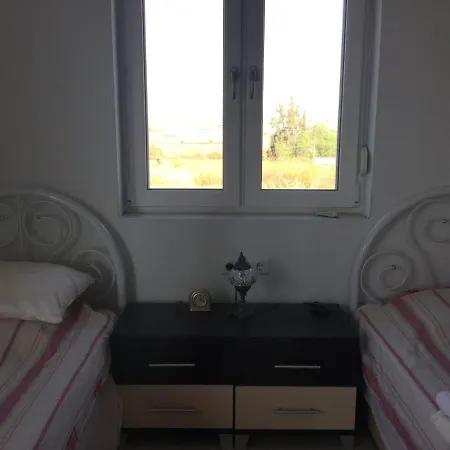 4 Bed Private Duplex In Small Exclusive Gated Community 公寓 *